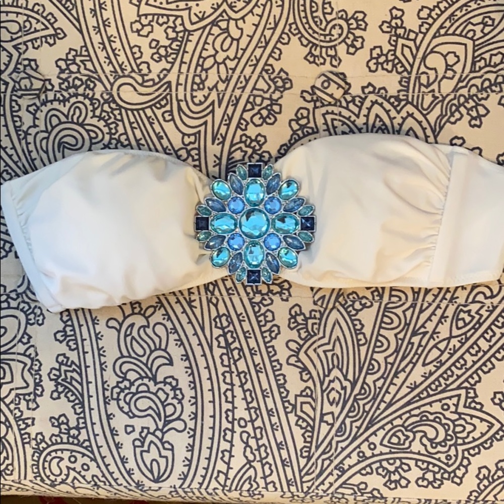 Victoria’s Secret White bathing suit top Small